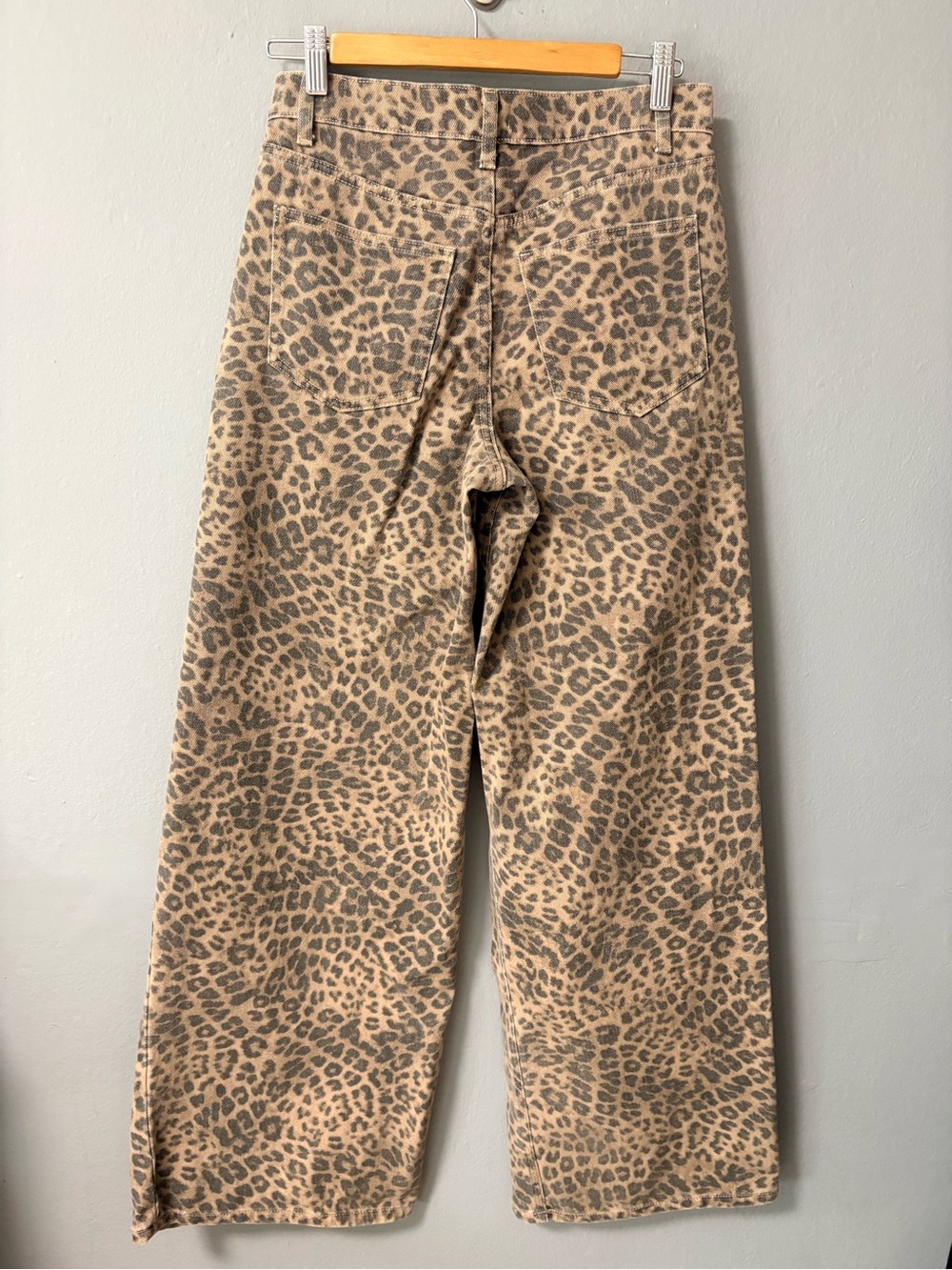 Z Supply Marli Denim Leopard Pants in Natural. Size 26 - Picture 11 of 15